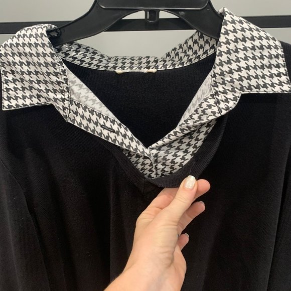 Women's Sweater - Picture 2 of 5